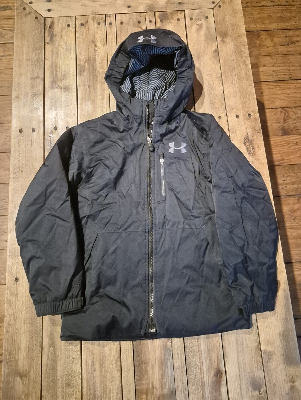 Under Armour  Cold Gear Boy's Black Hooded Jacket Size Youth Small